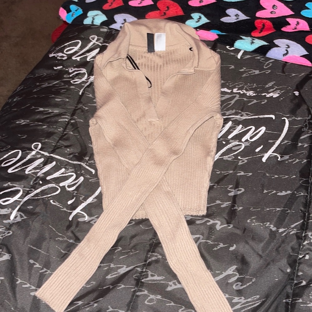 H&m long sleeve cut cropped top